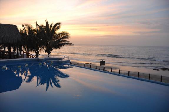O céu colorido do final de tarde em Mancora, no litoral norte do Peru